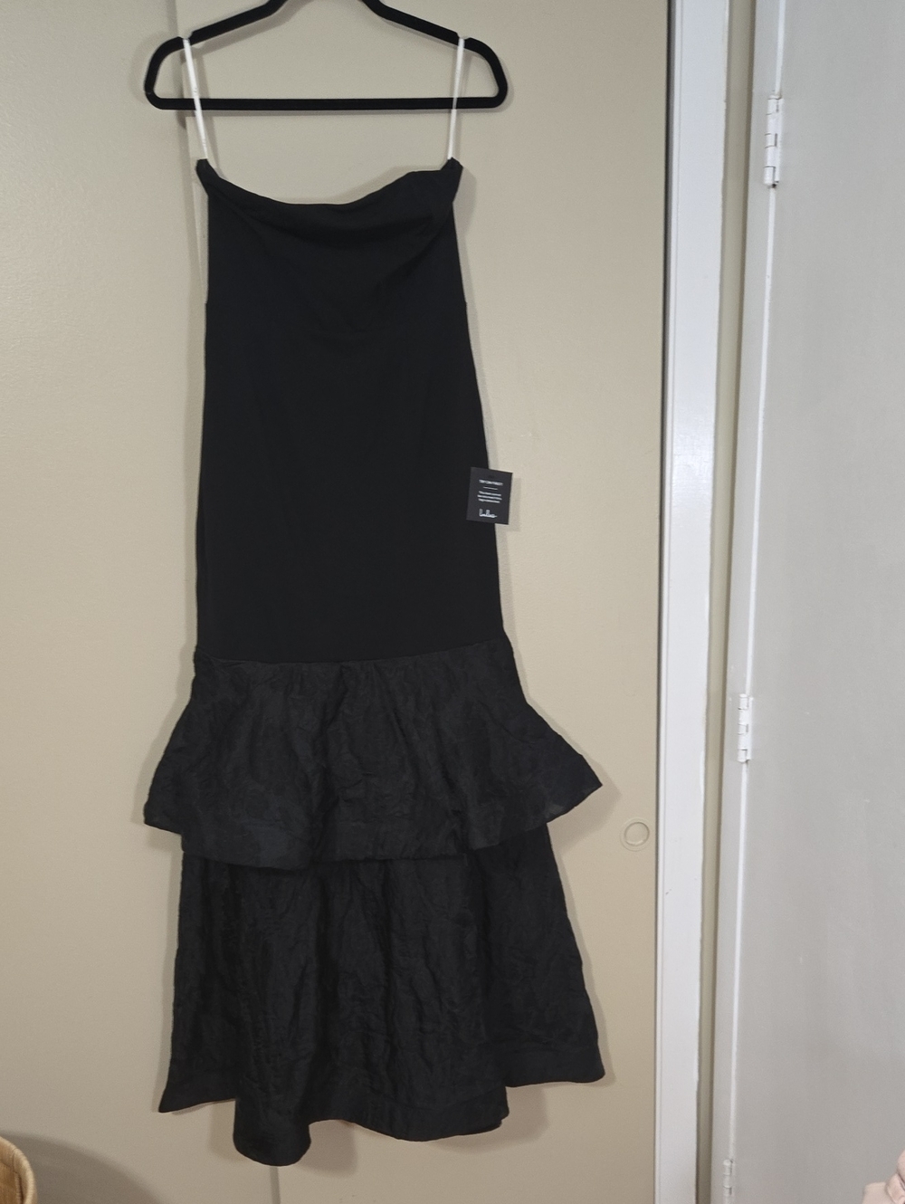 Lulu's Black Tiered Maxi Dress with Ruffle Hem Size Medium NWT